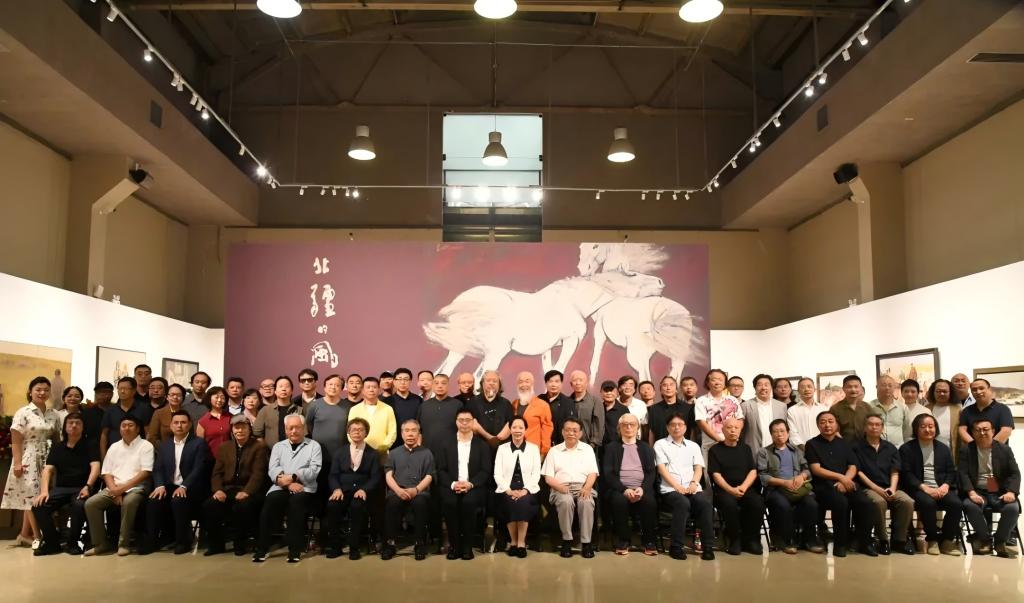 “‘北疆的风’——beat365亚洲版官方网站教师油画、雕塑作品展”在京开展